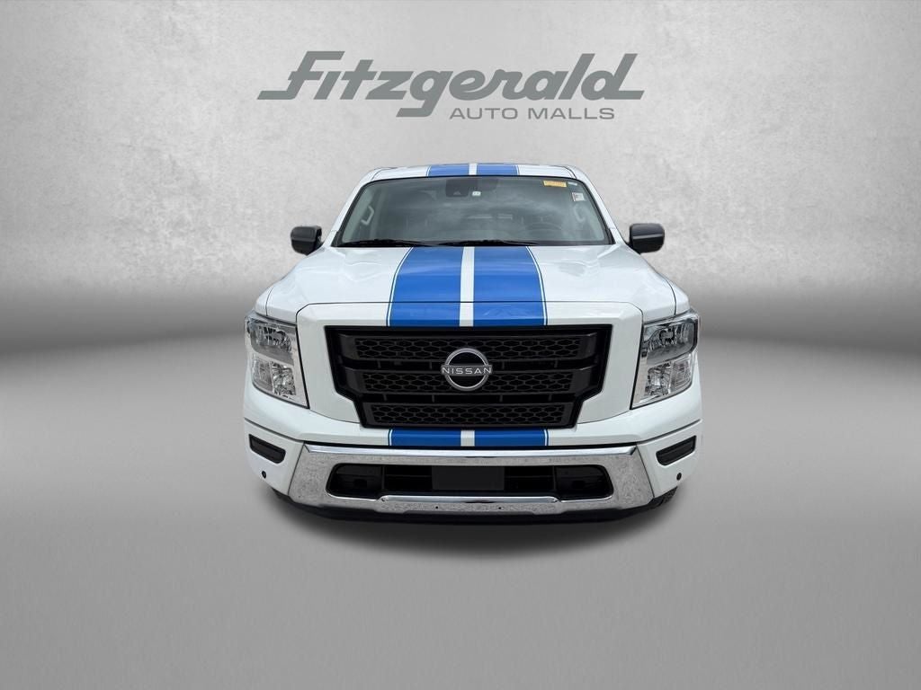 2023 Nissan Titan SV