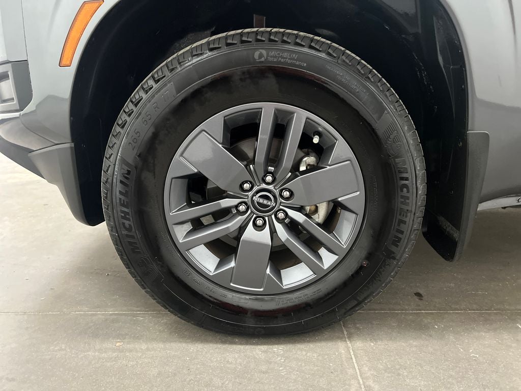 2025 Nissan Frontier SV