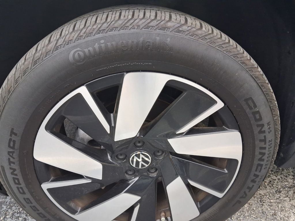 2024 Volkswagen Atlas Cross Sport 2.0T SEL