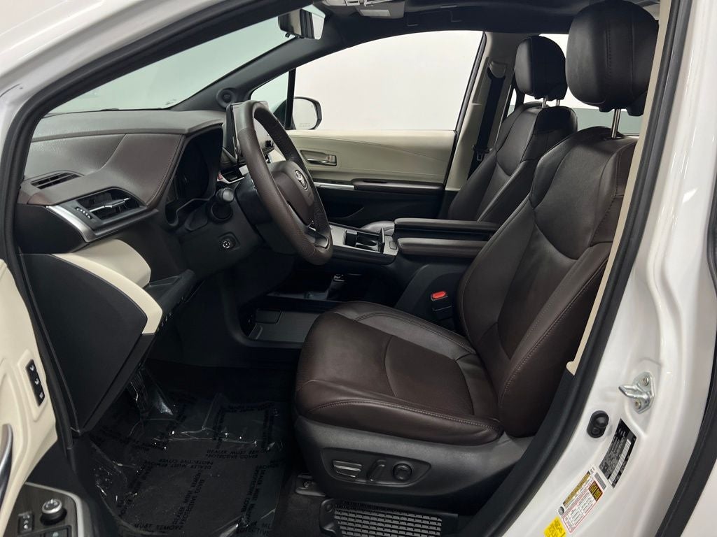 2022 Toyota Sienna Platinum 7 Passenger