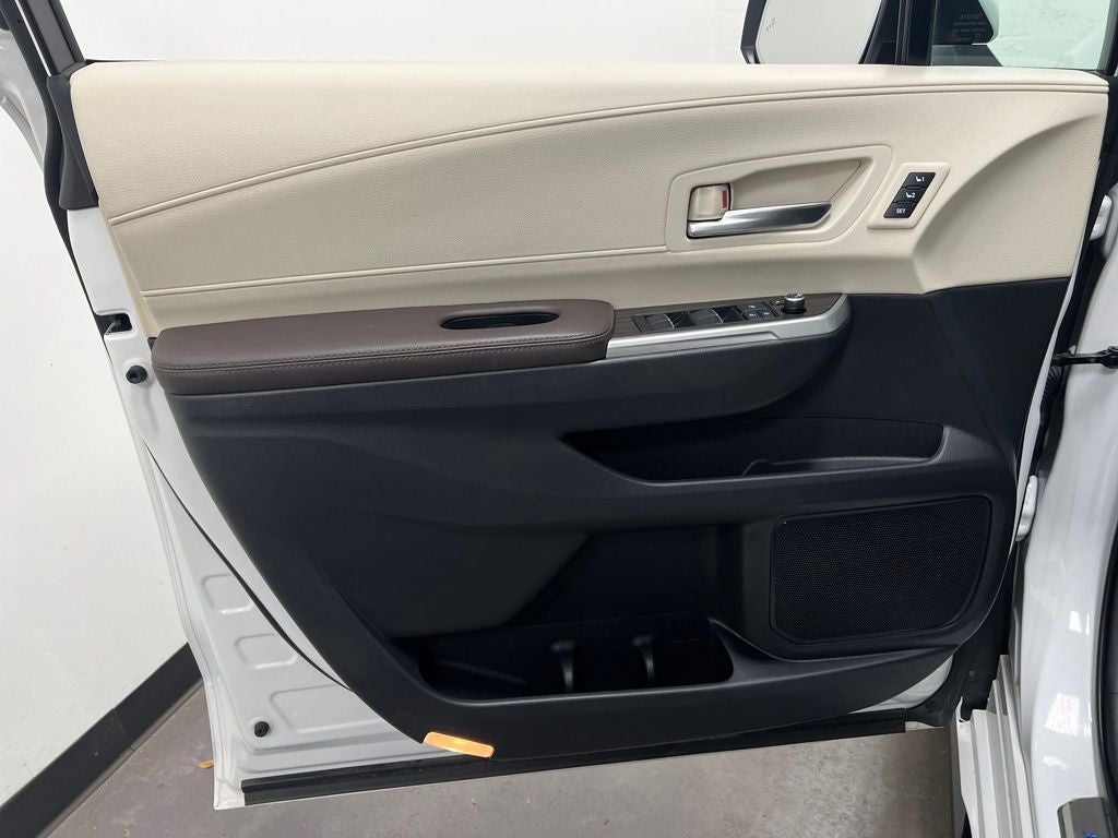 2022 Toyota Sienna Platinum 7 Passenger