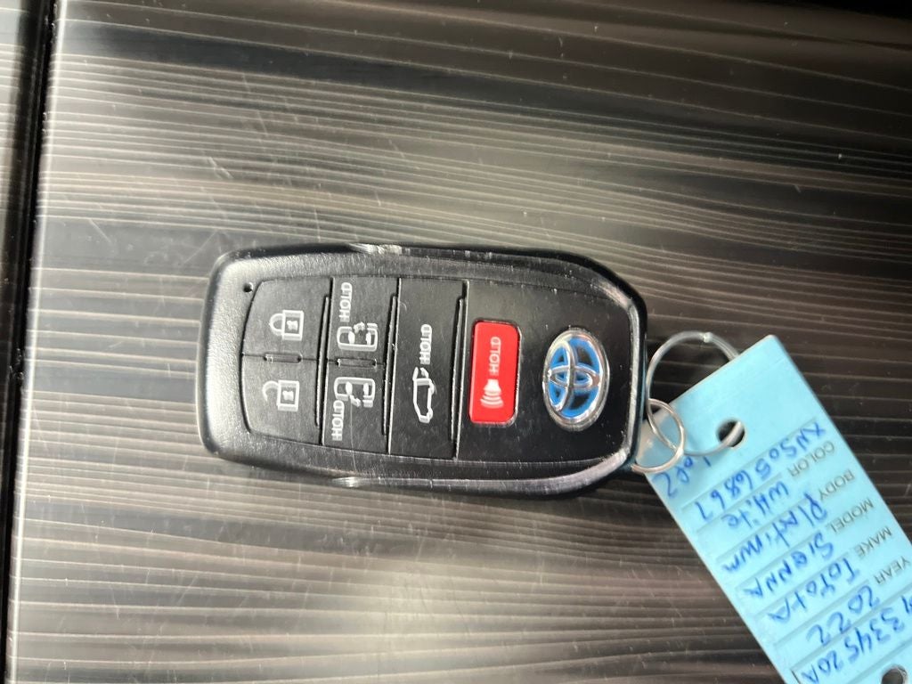 2022 Toyota Sienna Platinum 7 Passenger