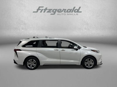2022 Toyota Sienna Platinum 7 Passenger