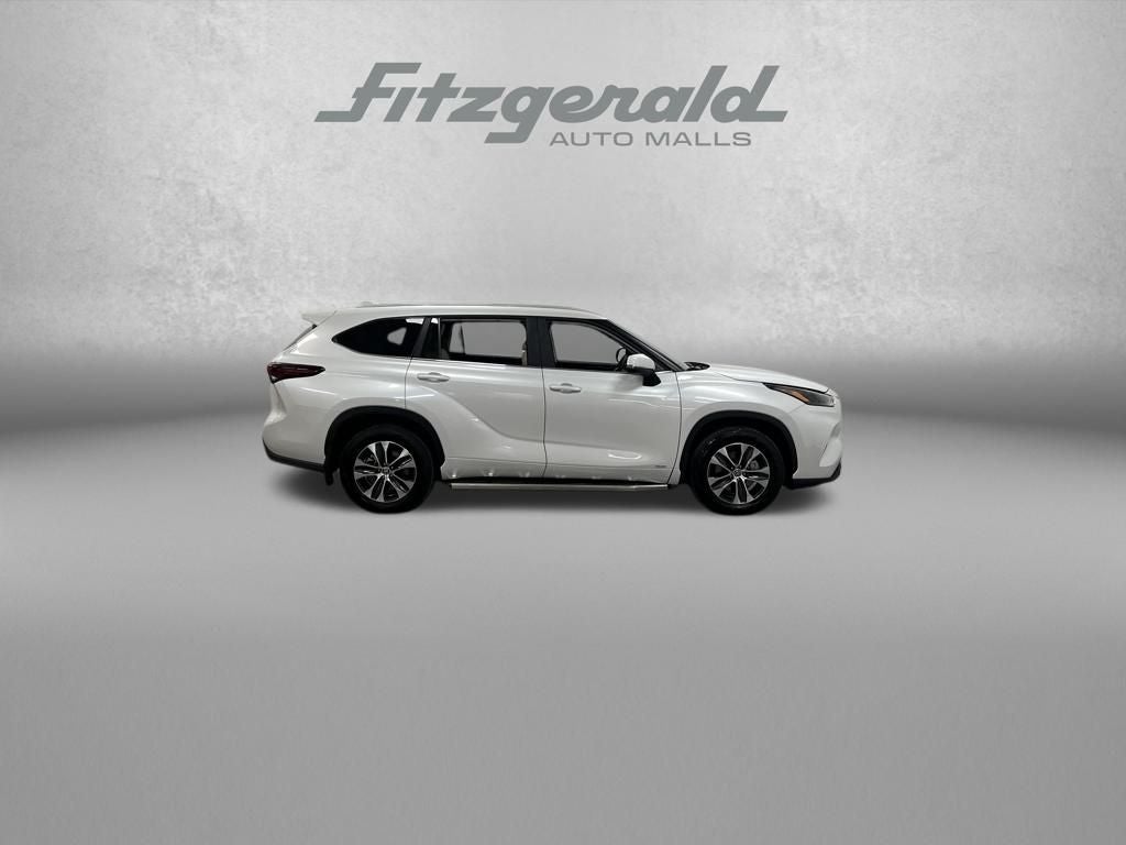 2025 Toyota Highlander Hybrid XLE