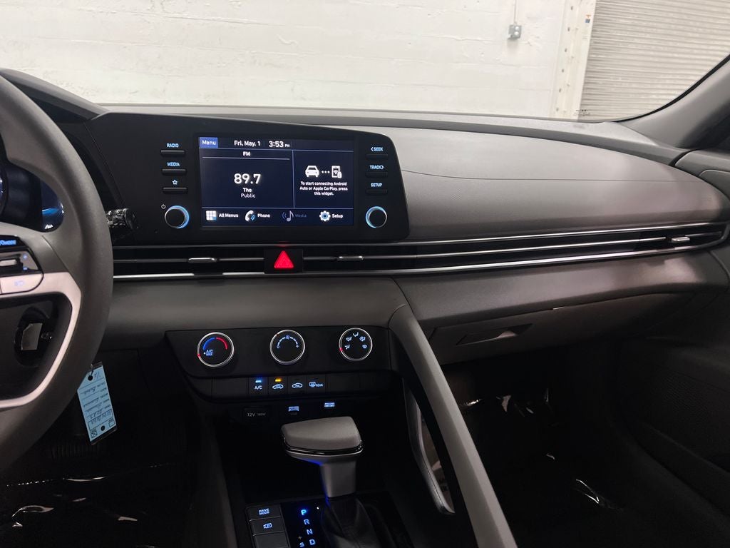 2023 Hyundai Elantra SE