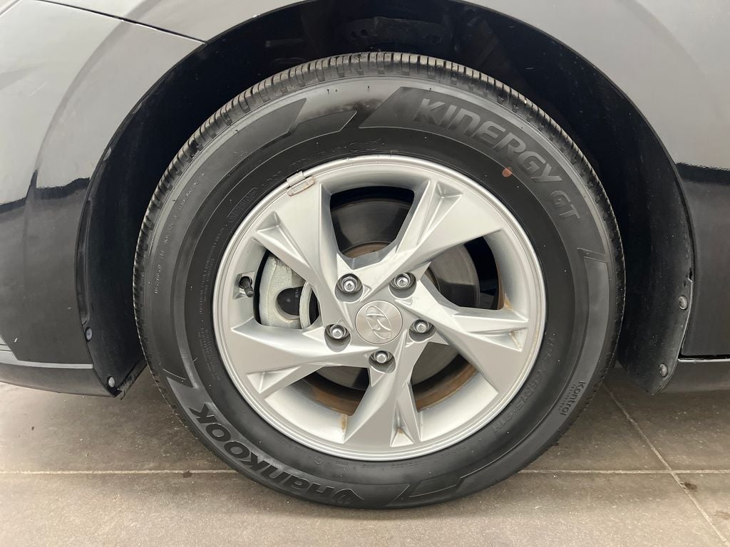 2023 Hyundai Elantra SE