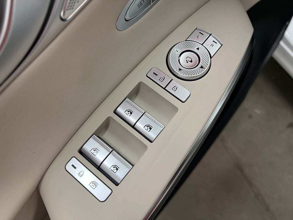 2027 Genesis GV70 2.5T Select
