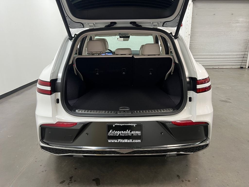 2027 Genesis GV70 2.5T Select