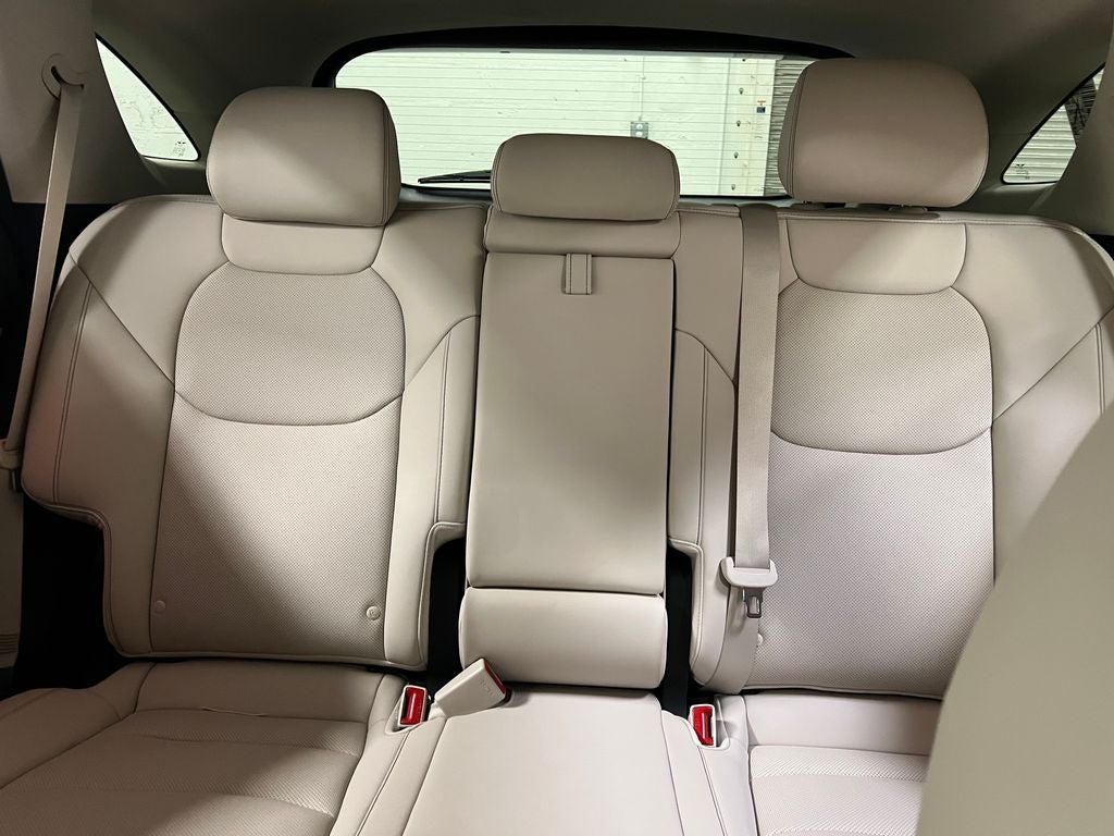 2027 Genesis GV70 2.5T Select