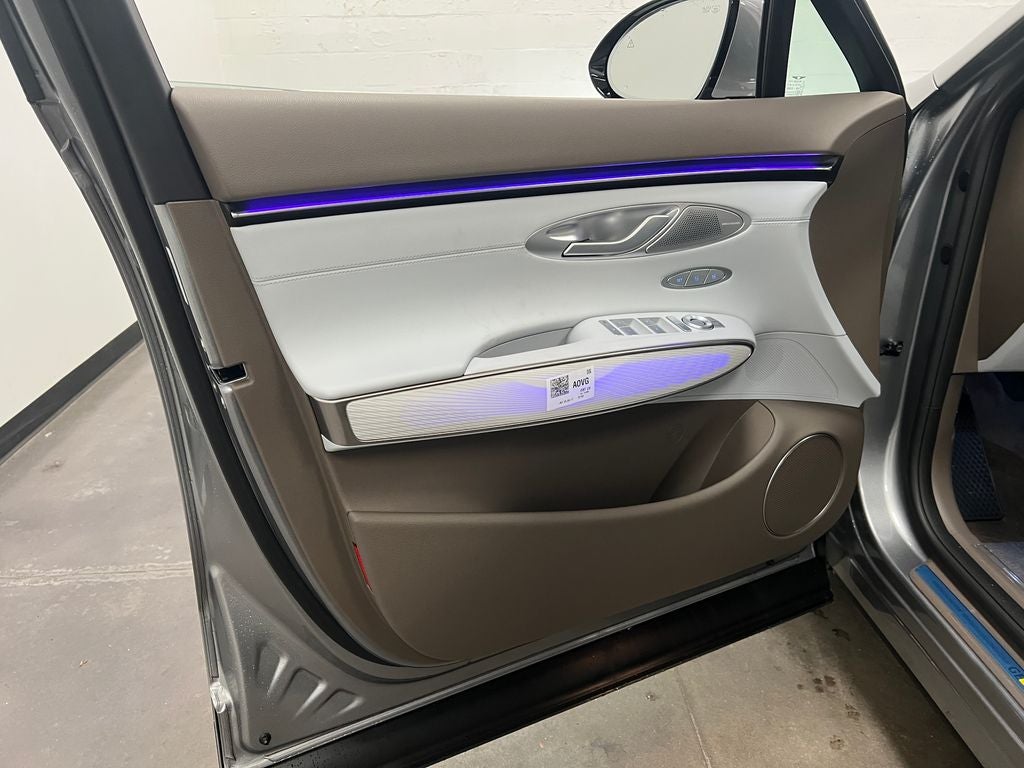 2027 Genesis GV70 2.5T Advanced