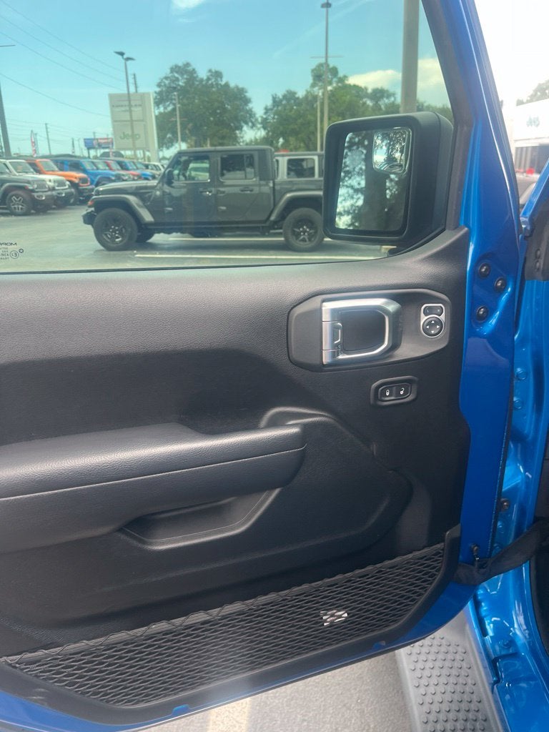 2025 Jeep Wrangler 4-Door Willys 4x4