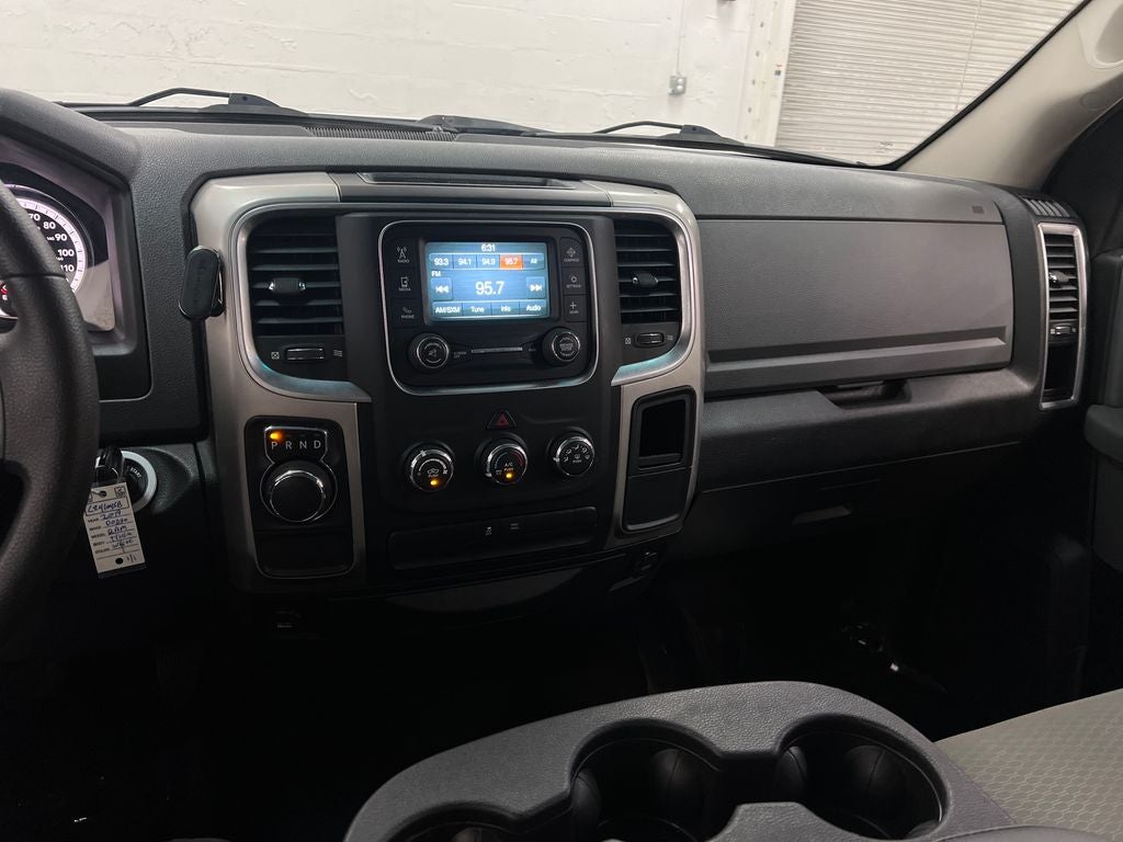 2019 RAM 1500 Classic SLT Crew Cab 4x2 6'4' Box