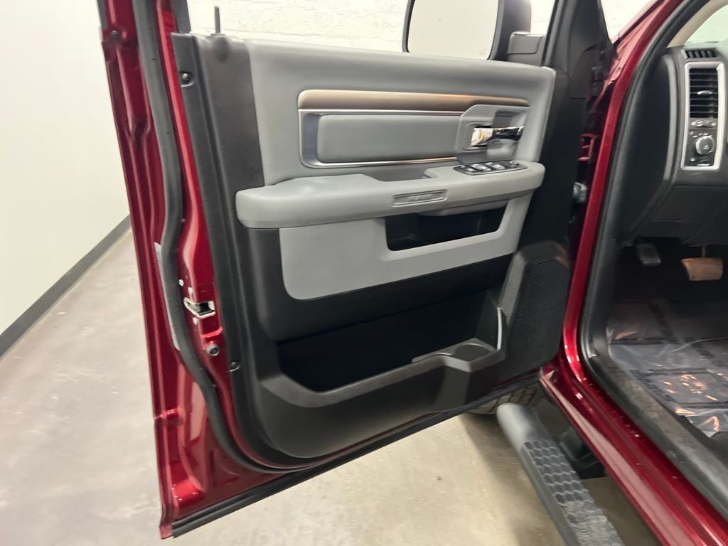 2020 RAM 1500 Classic Warlock Quad Cab 4x4 6'4' Box