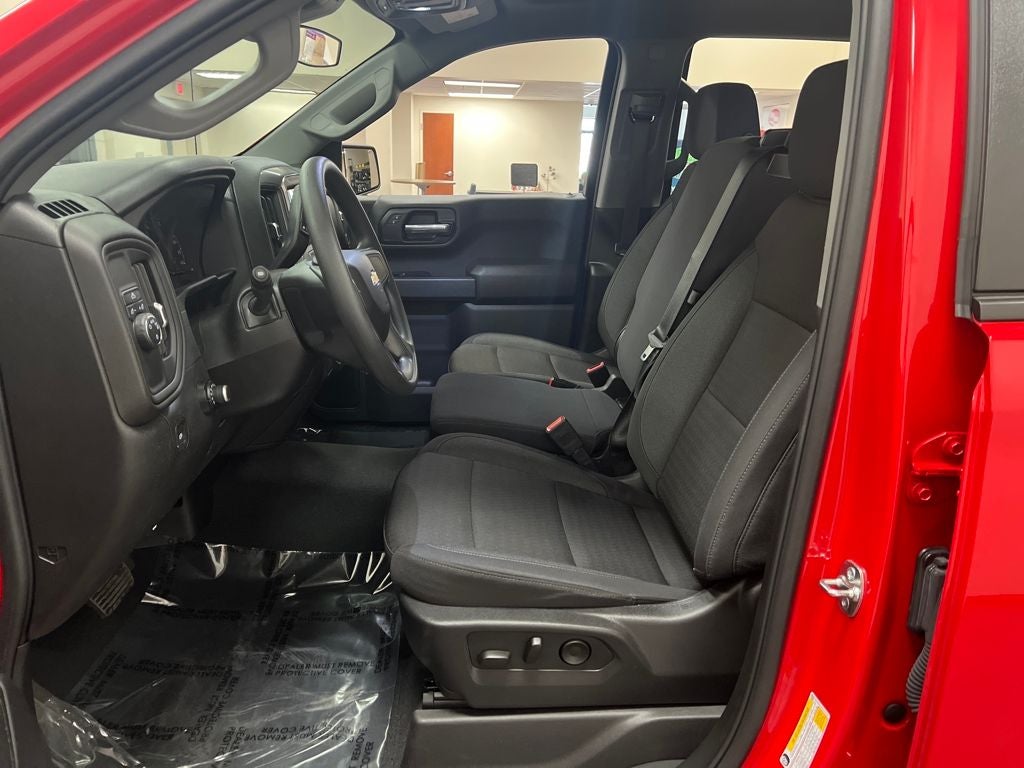 2025 Chevrolet Silverado 1500 2WD Crew Cab Short Bed Custom