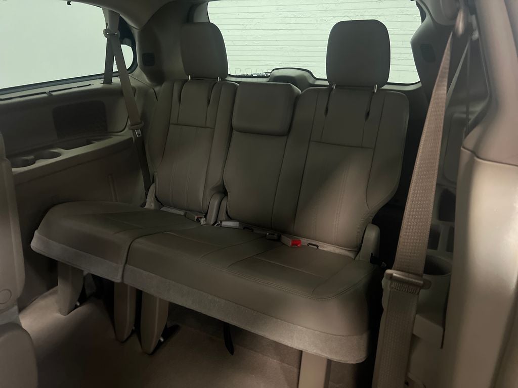 2014 Chrysler Town & Country Touring-L