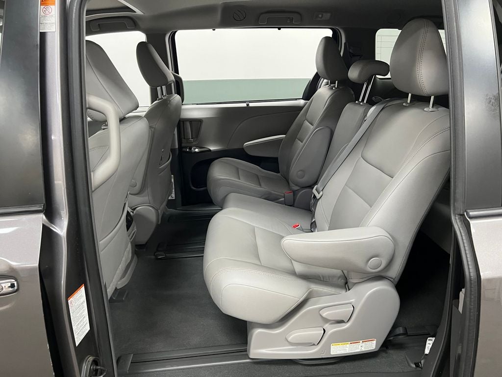2019 Toyota Sienna XLE 8 Passenger
