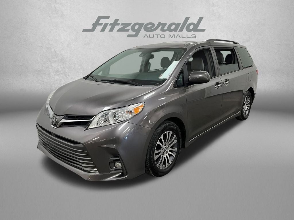 2019 Toyota Sienna XLE 8 Passenger
