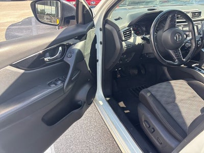 2017 Nissan Rogue Sport SV